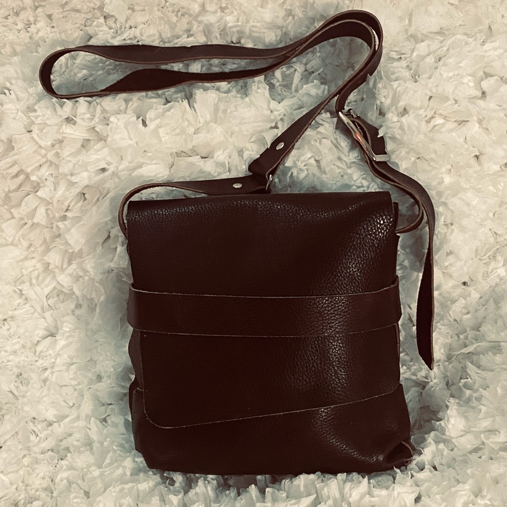 LEATHER (COW)Bag Excellent Conditions.  Smoke free home